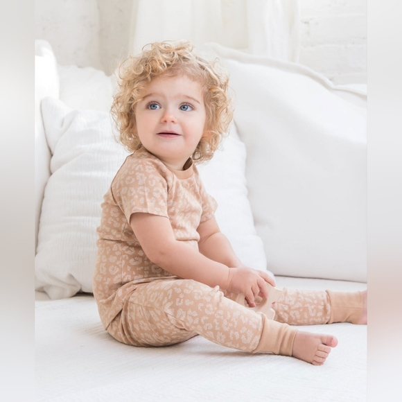 Colored Organics Short Sleeve Jammies - Leopard / Tan - Picture 2 of 2